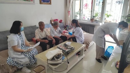 醫(yī)療服務(wù)進(jìn)家門！阿勒泰市讓群眾“近”享健康服務(wù)——營(yíng)養(yǎng)健康咨詢服務(wù)成亮點(diǎn)